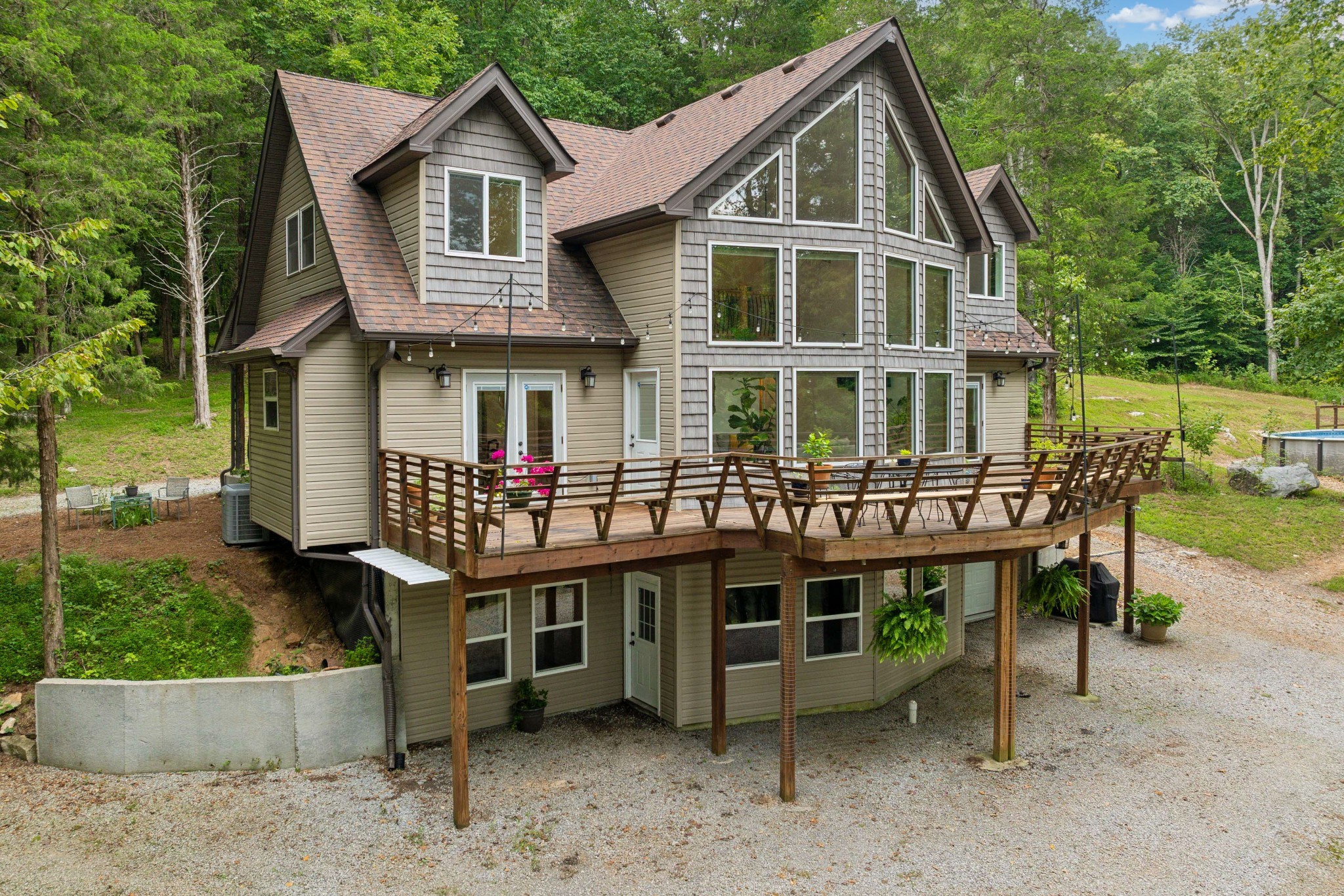4045 Lake Rd