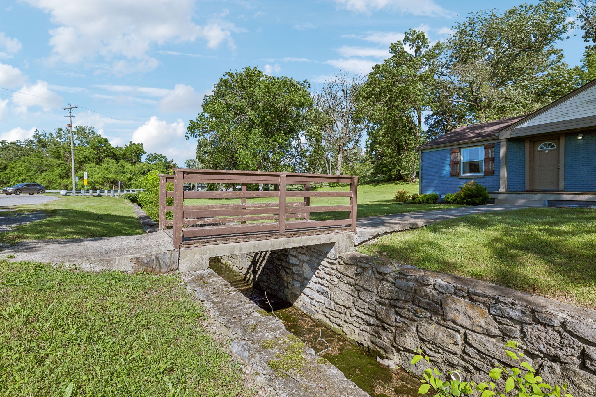 1201 S Graycroft Ave