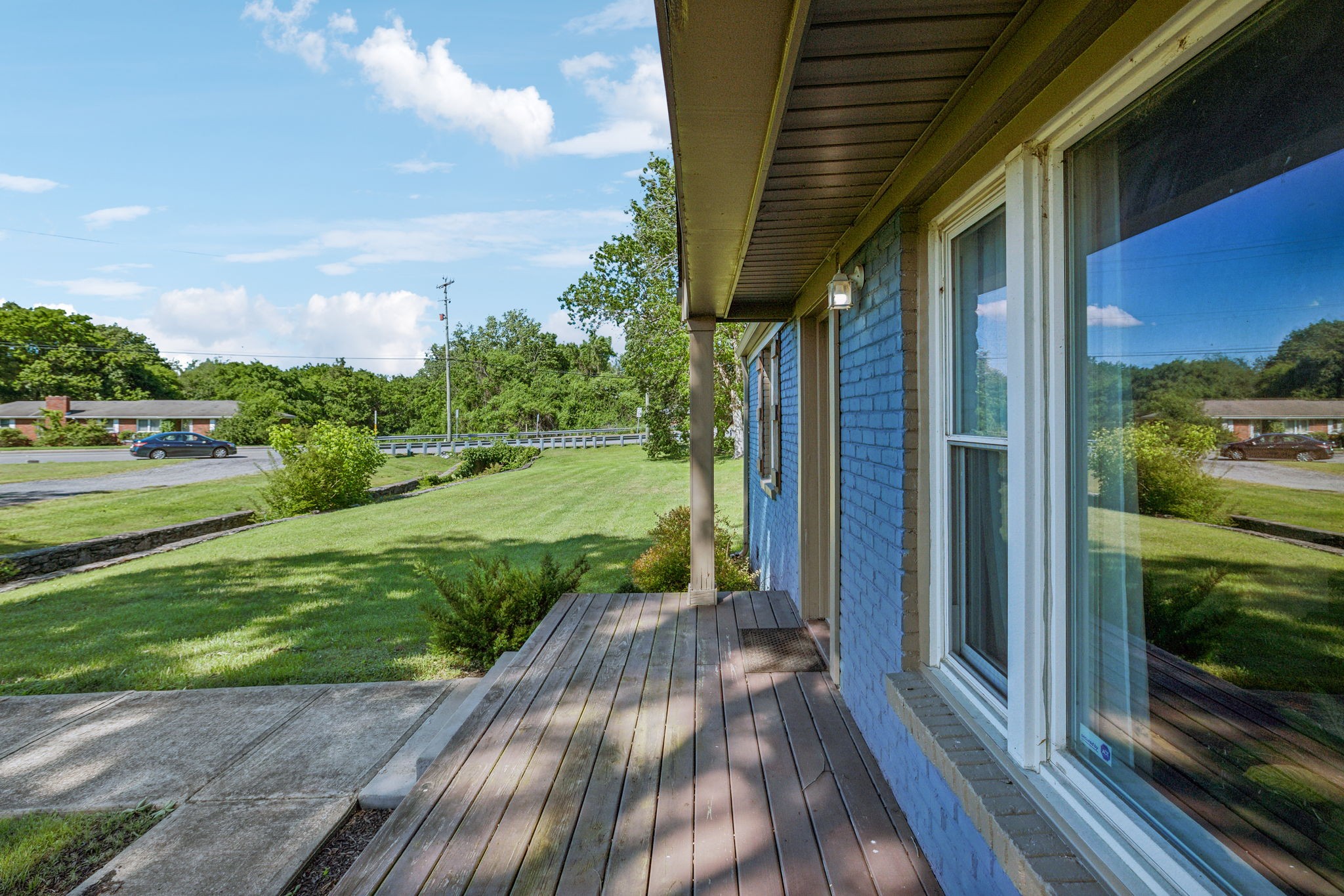 1201 S Graycroft Ave