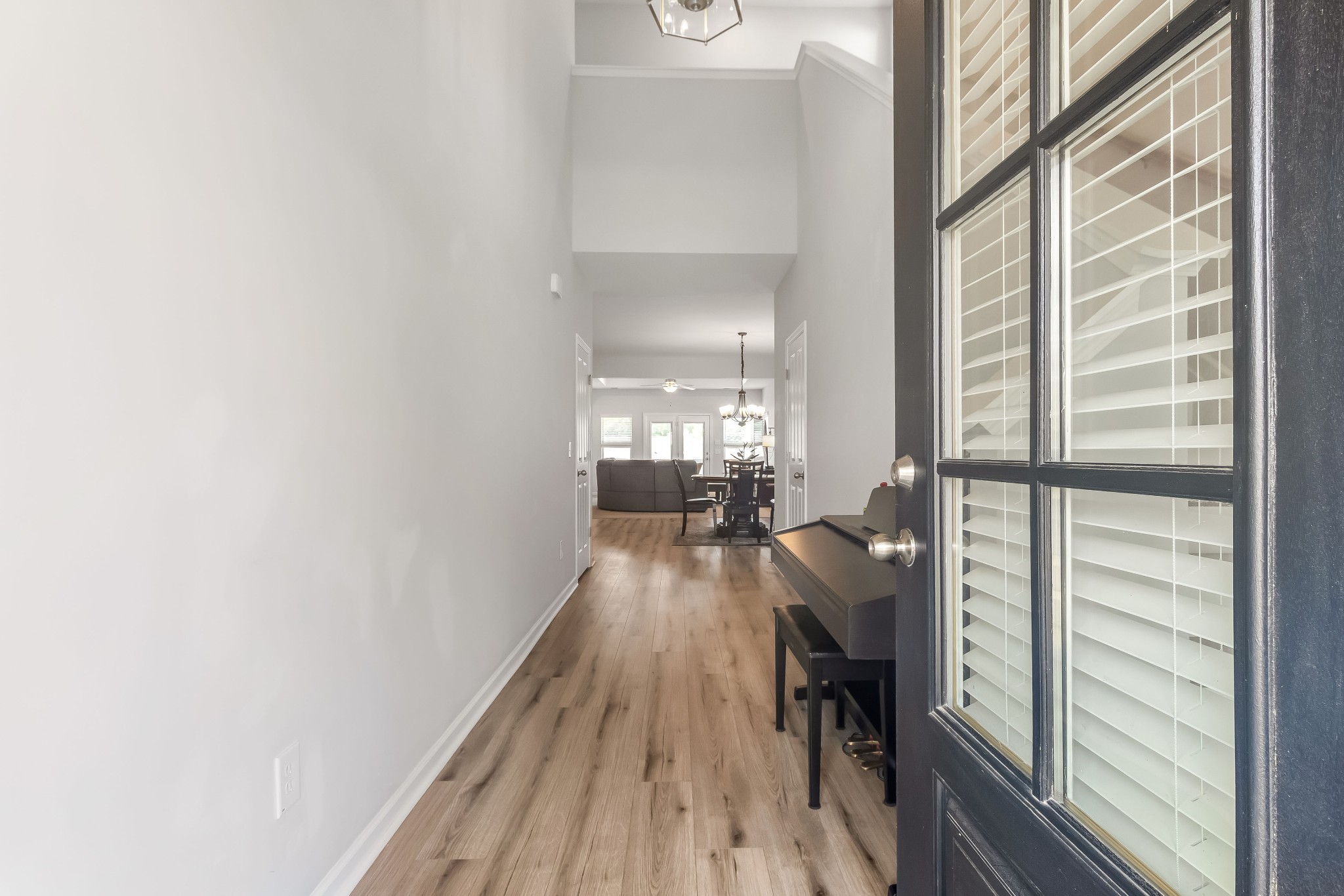 8104 Warbler Way