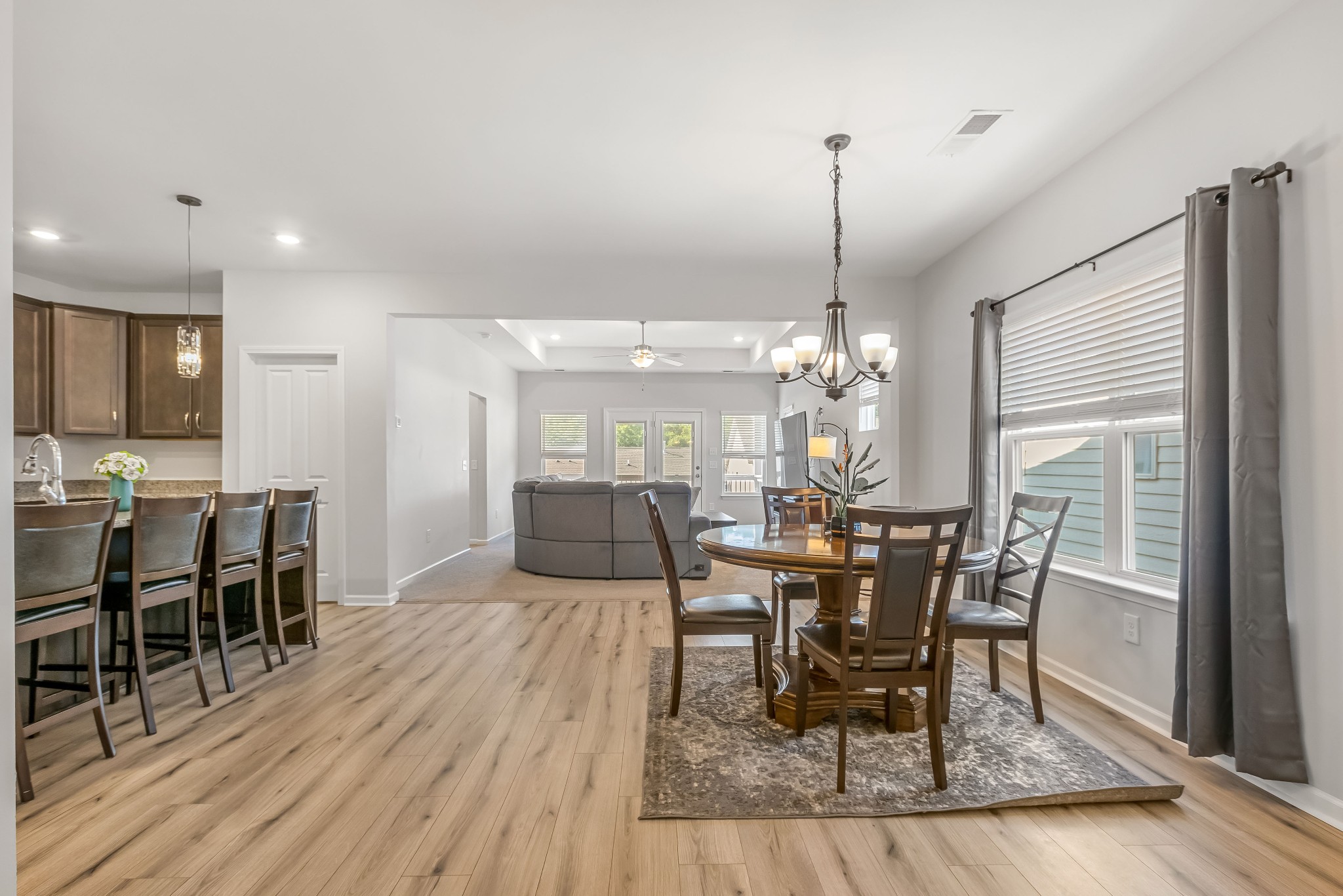 8104 Warbler Way