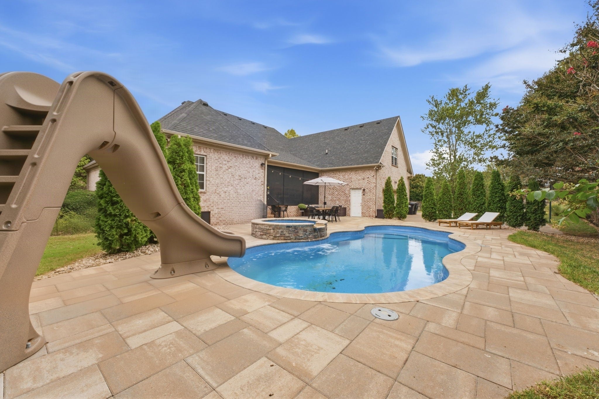 1904 Baskinbrook Ct