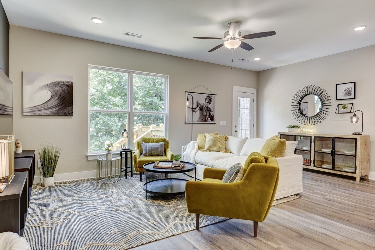 1222 Hayloft Pl