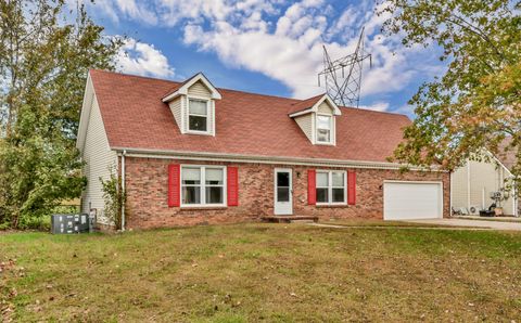 1571 Barrett Dr Clarksville TN 37043