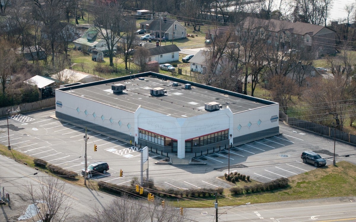 210 E McMurry Blvd