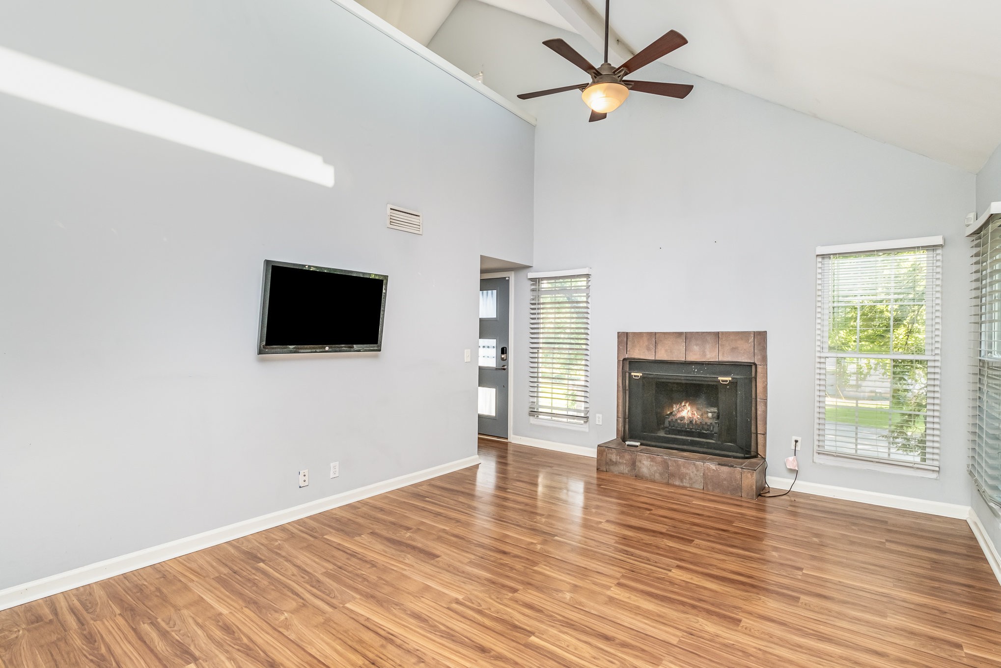 101 Vickey Ct