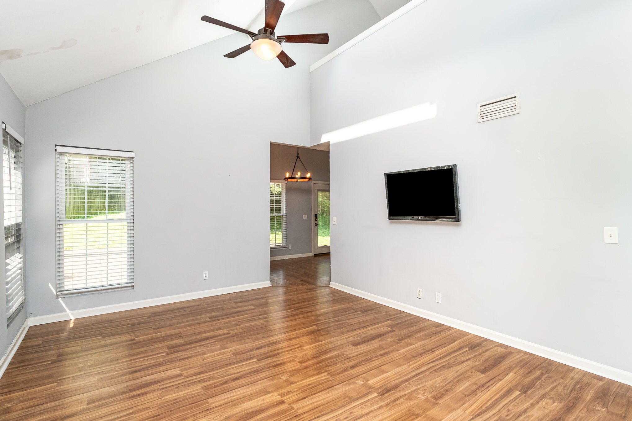 101 Vickey Ct