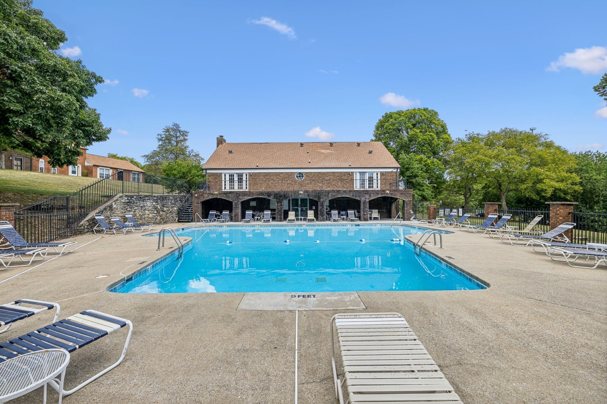 2-bed listing at 408 Huntington Ridge Dr, Nashville