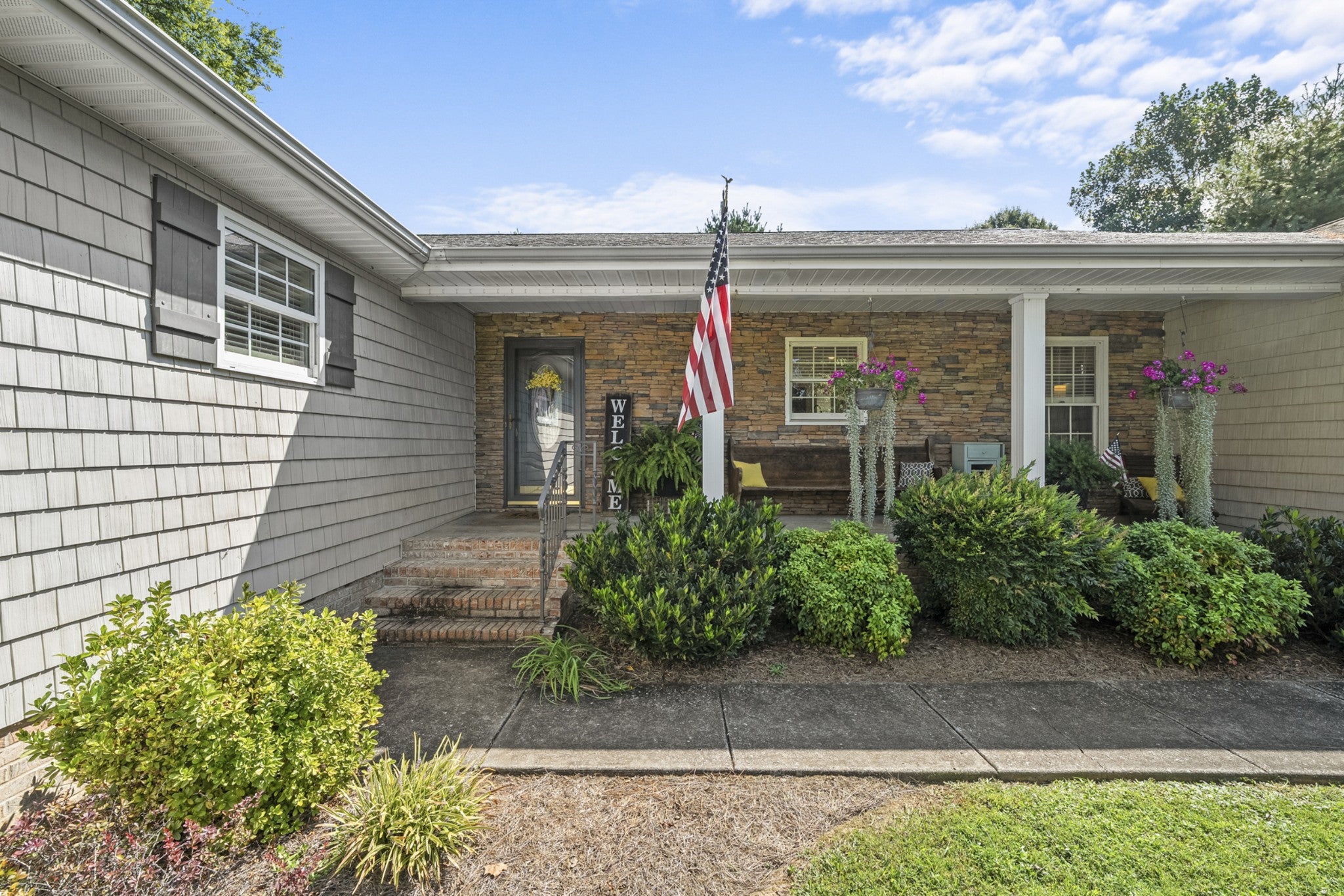735 Shadowbrook Rd