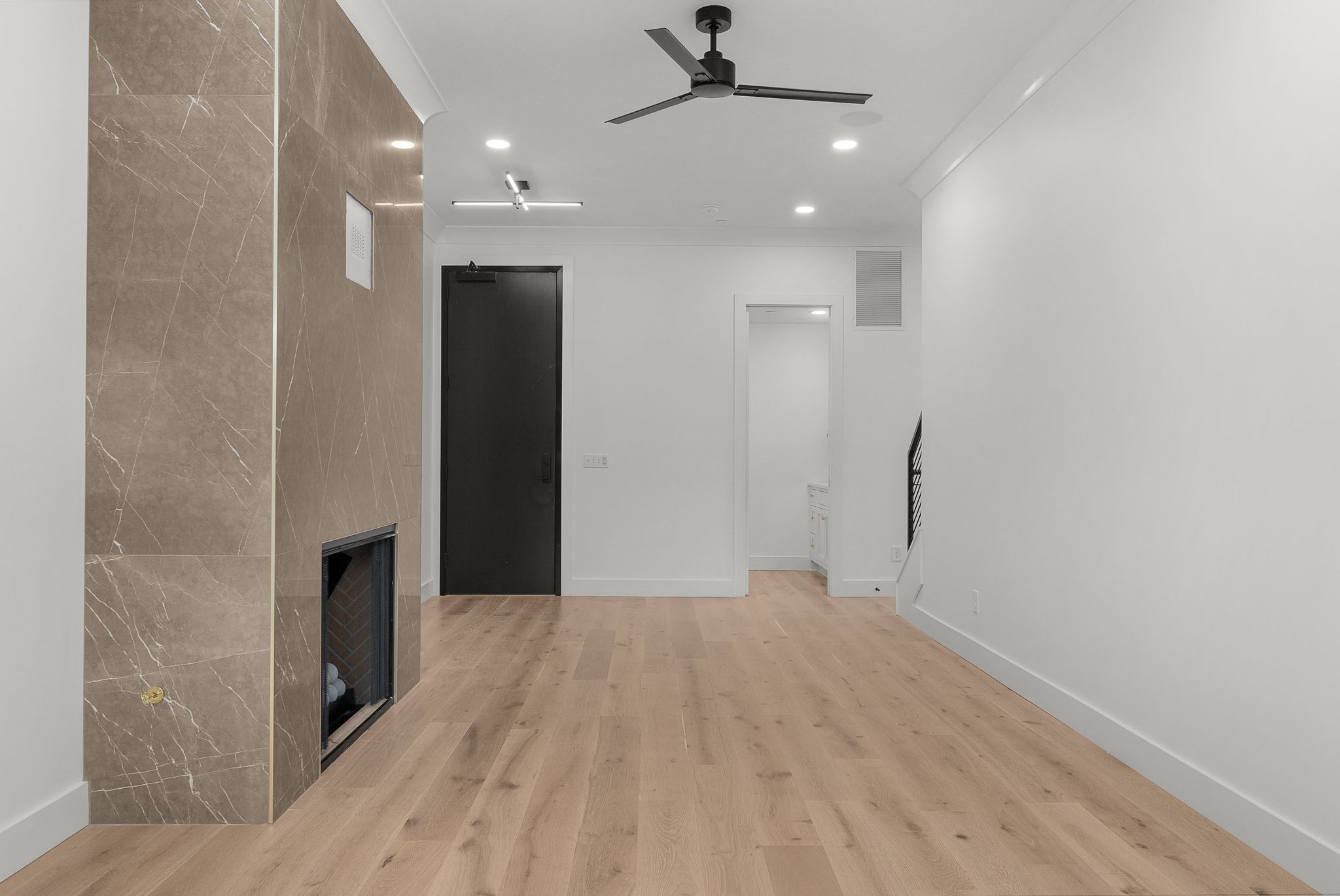 95 Leonard Ave 7