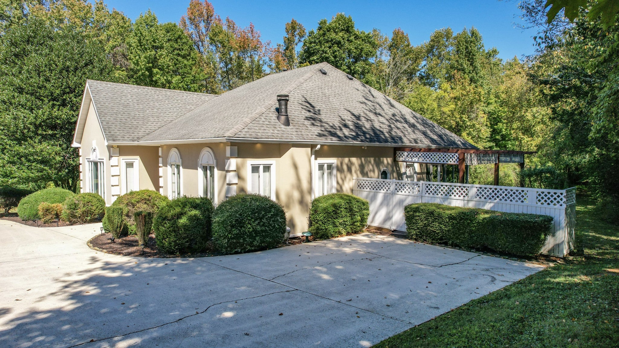 210 Anatole Ln NW