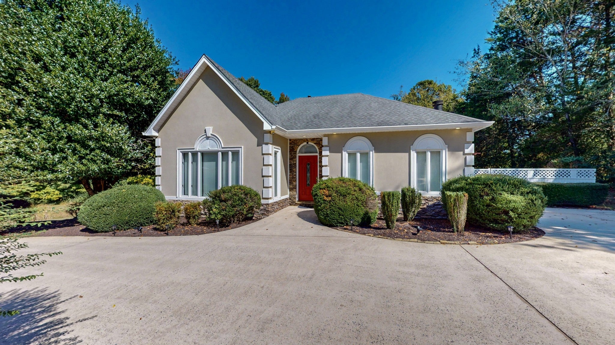 210 Anatole Ln NW
