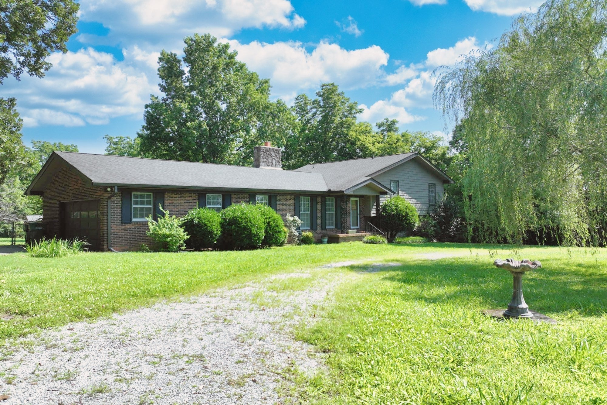 2085 Leeville Pike