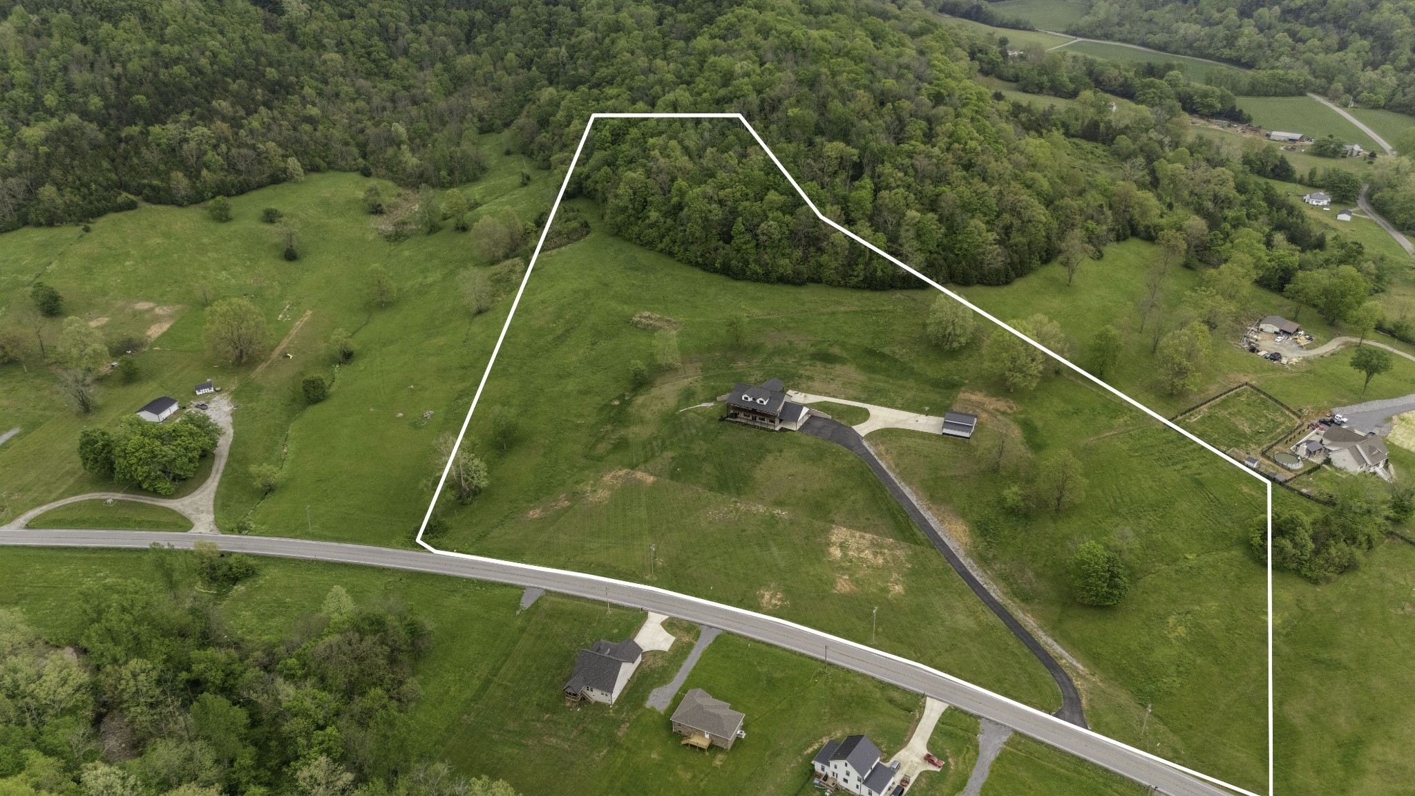 3945 Hartsville Rd