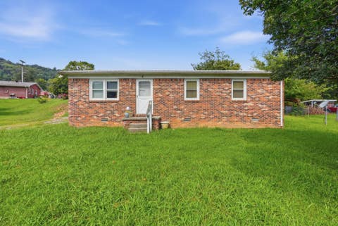 Photo of 8 Thurman Dr, Celina, TN 38551 (MLS # 3305250)
