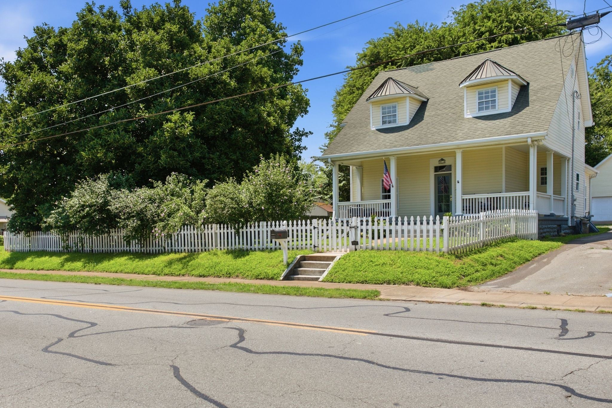 210 S Main St