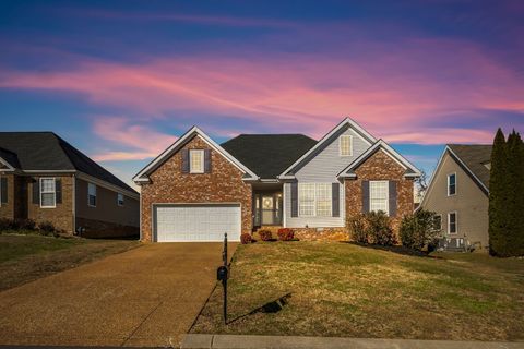2272 Dewey Dr Spring Hill TN 37174