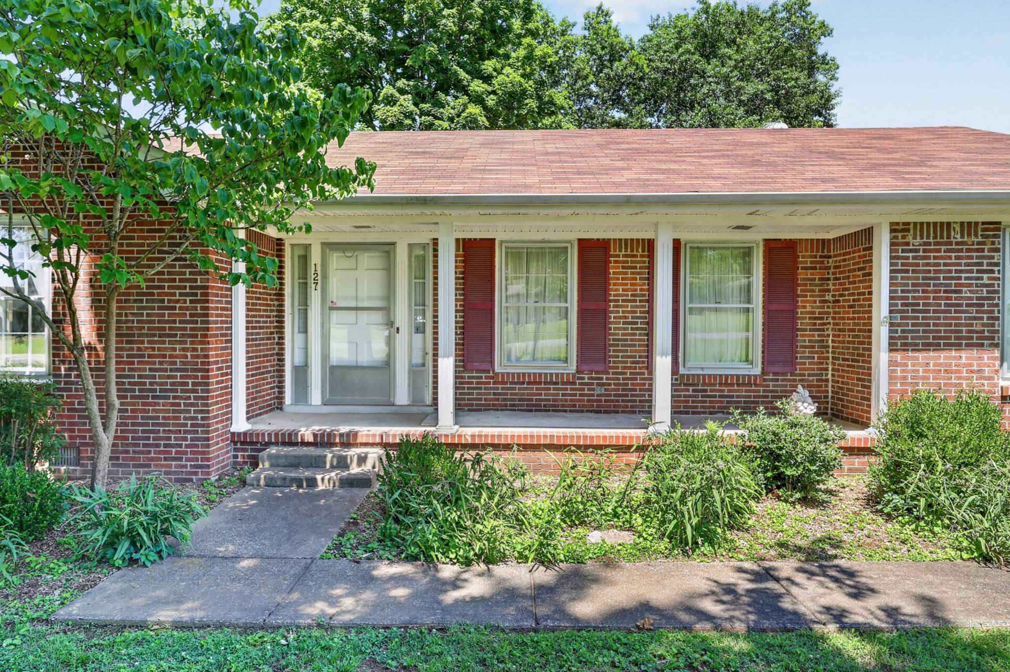 127 Sherry Cir - Photo 4