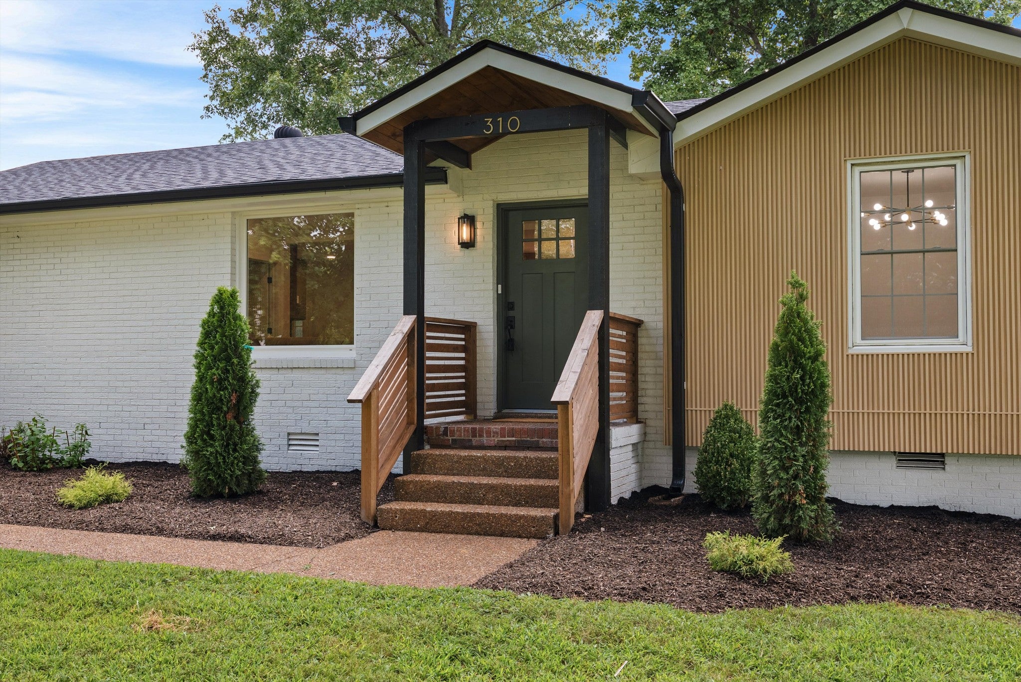 310 Lisa Ln