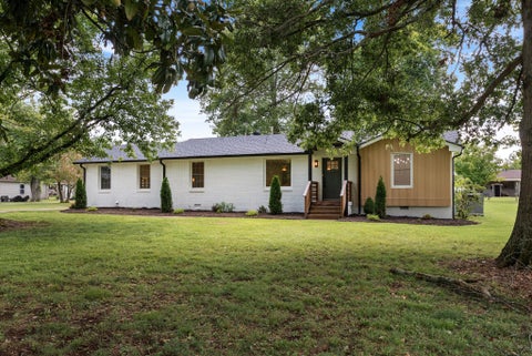 Photo of 310 Lisa Ln, Gallatin, TN 37066 (MLS # 3520261)