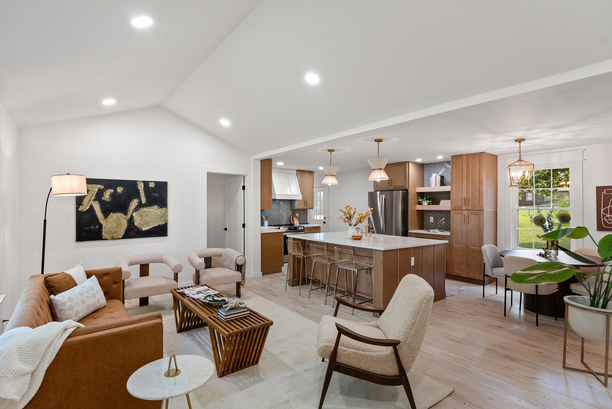 310 Lisa Ln