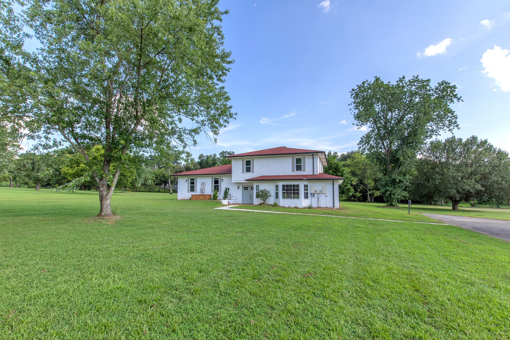 557 Peach Valley Rd
