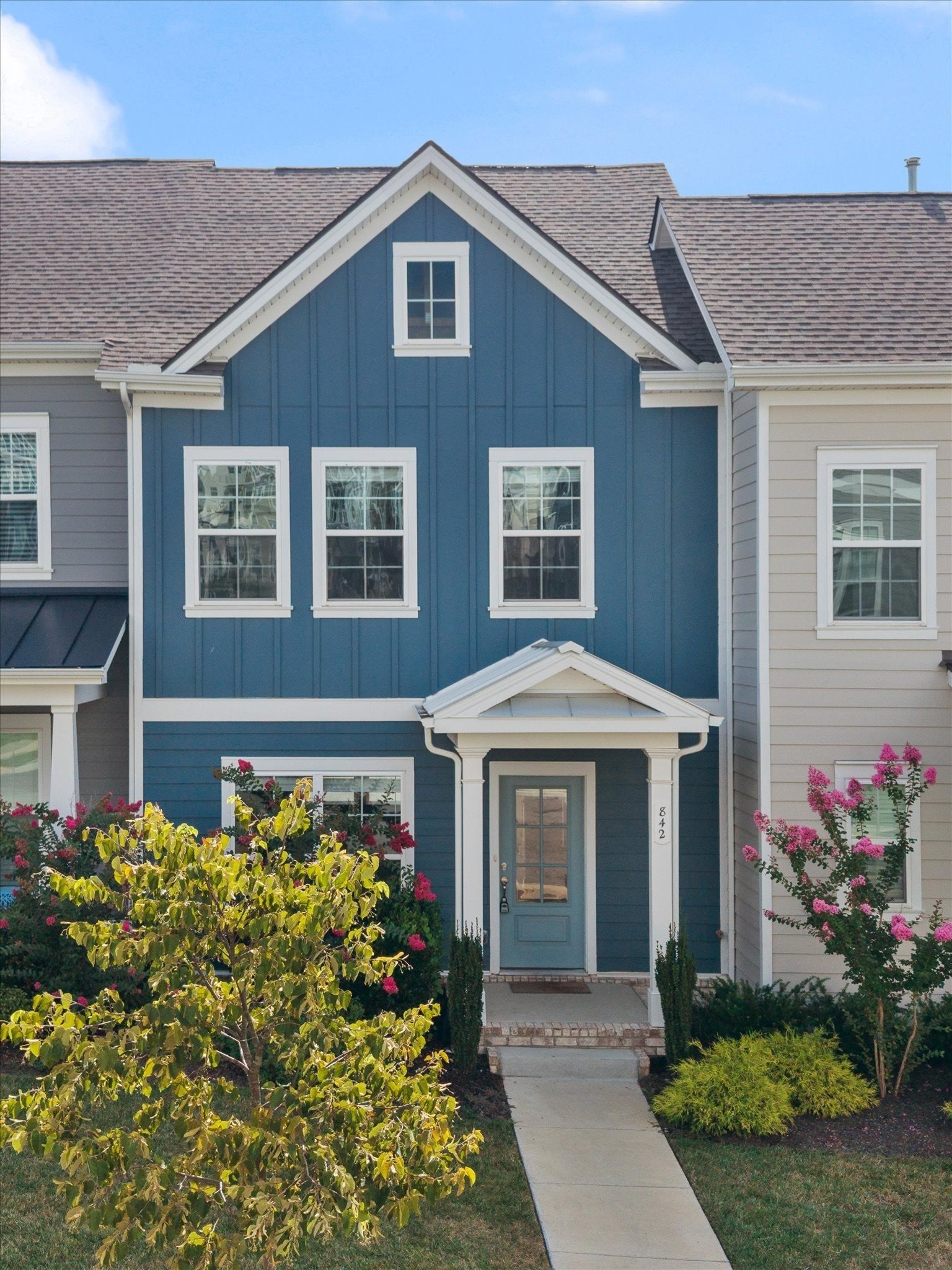 3.0-bed rental at 842 Westcott Ln