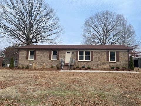 843 Cherokee Dr New Johnsonville TN 37134