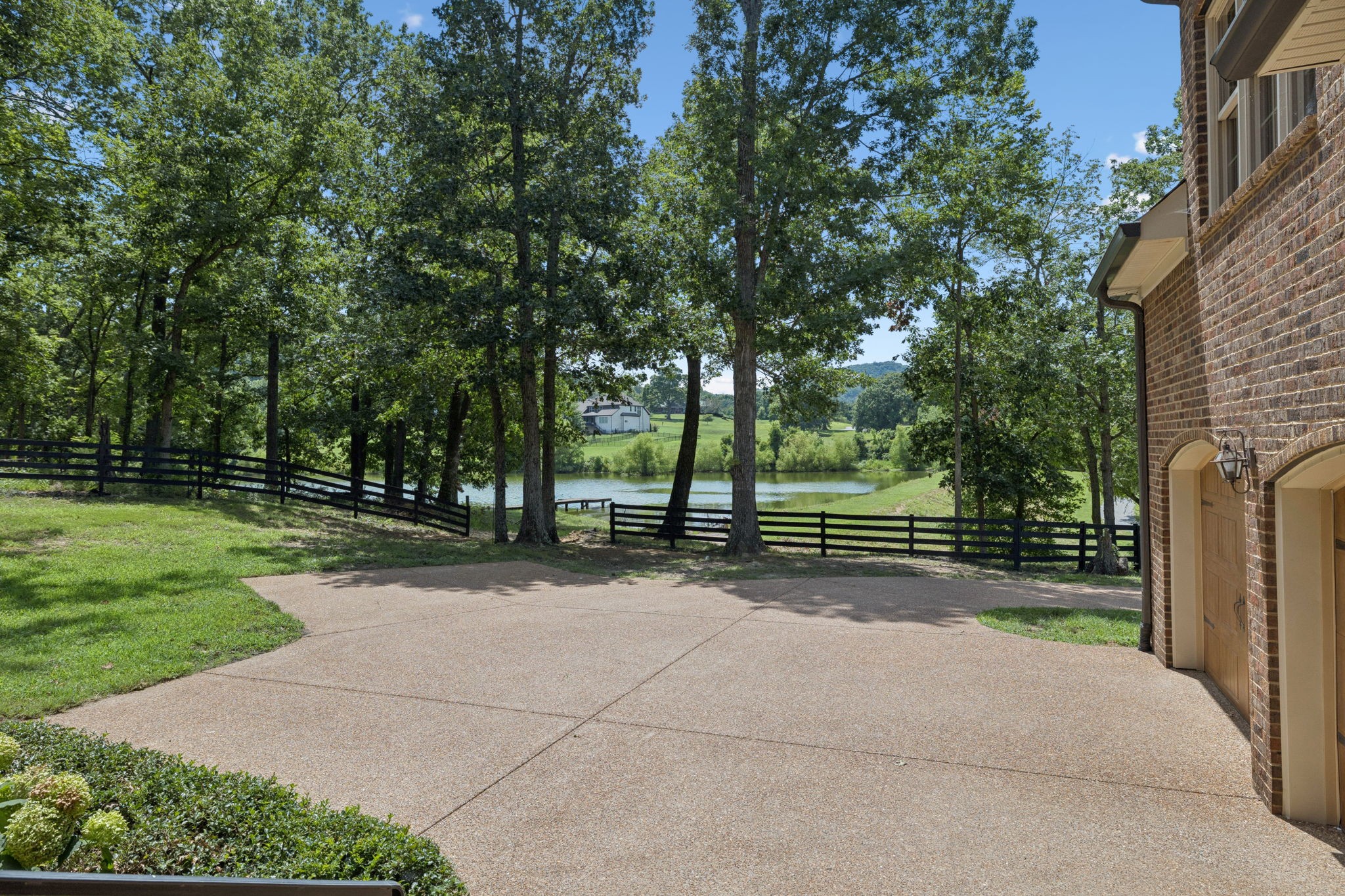 1211 Bell Pond Ln