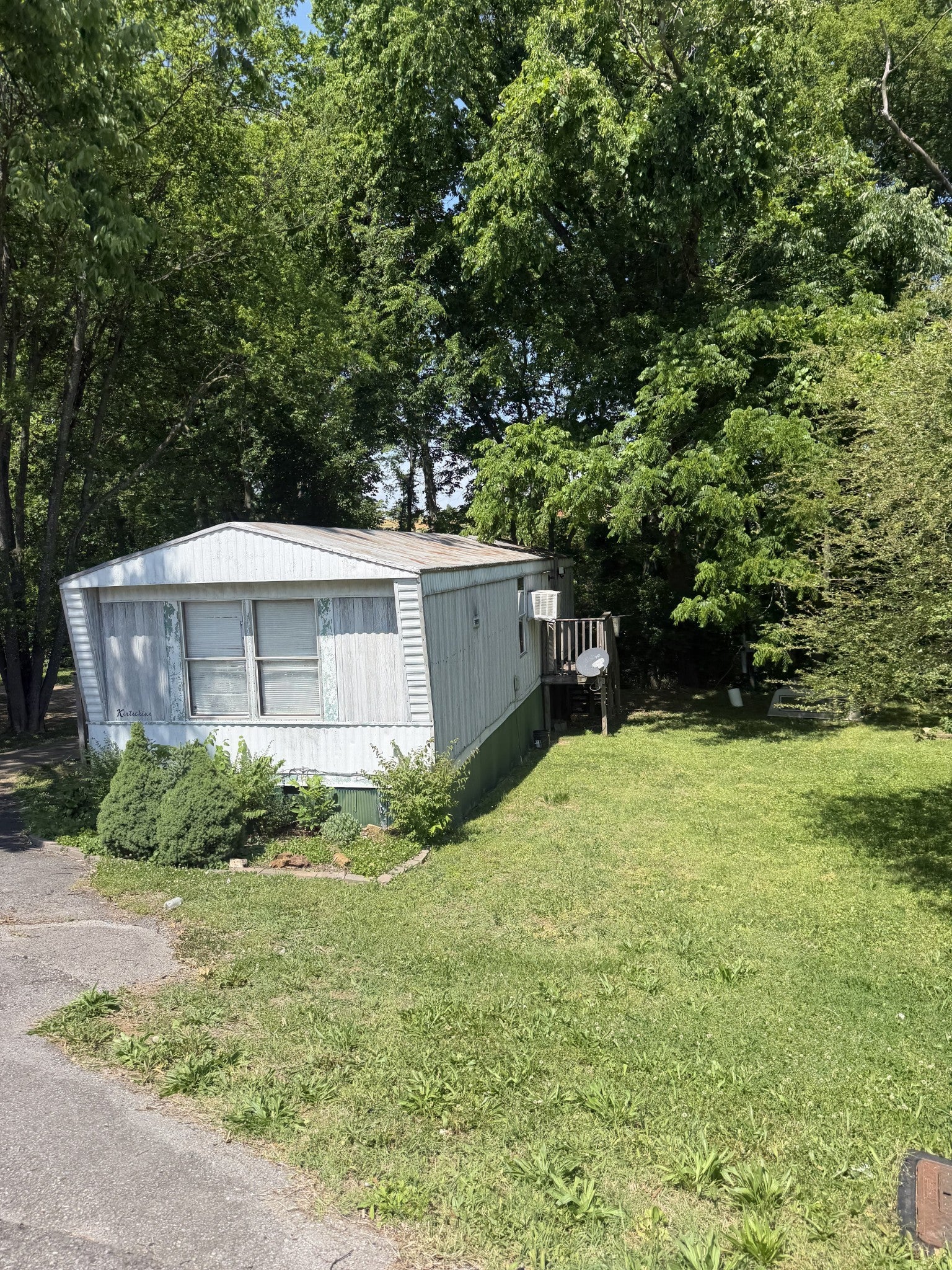200 Dogwood Dr