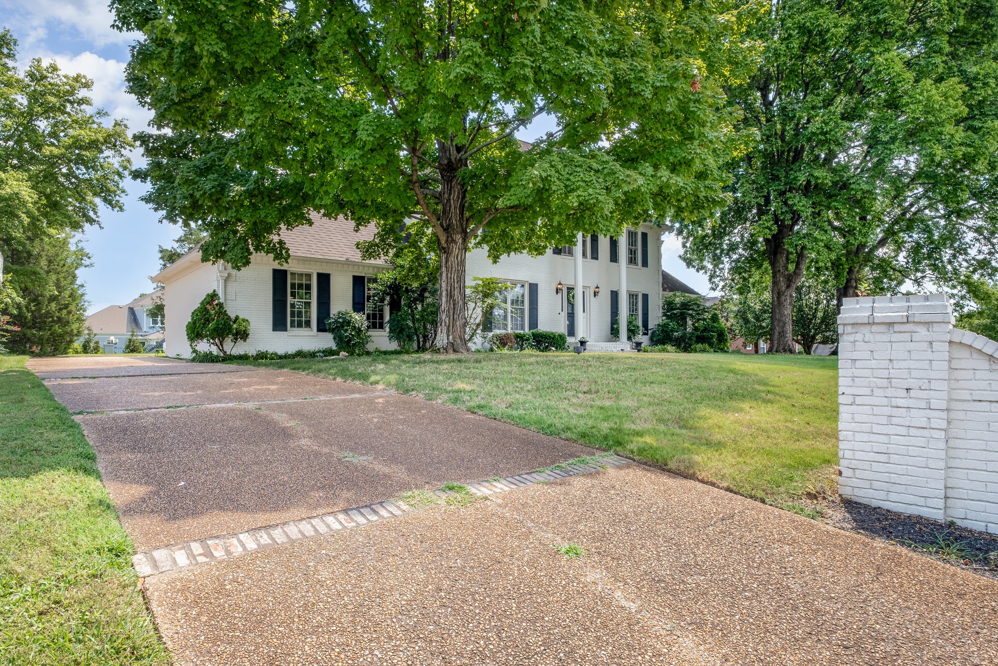 225 Ashawn Blvd