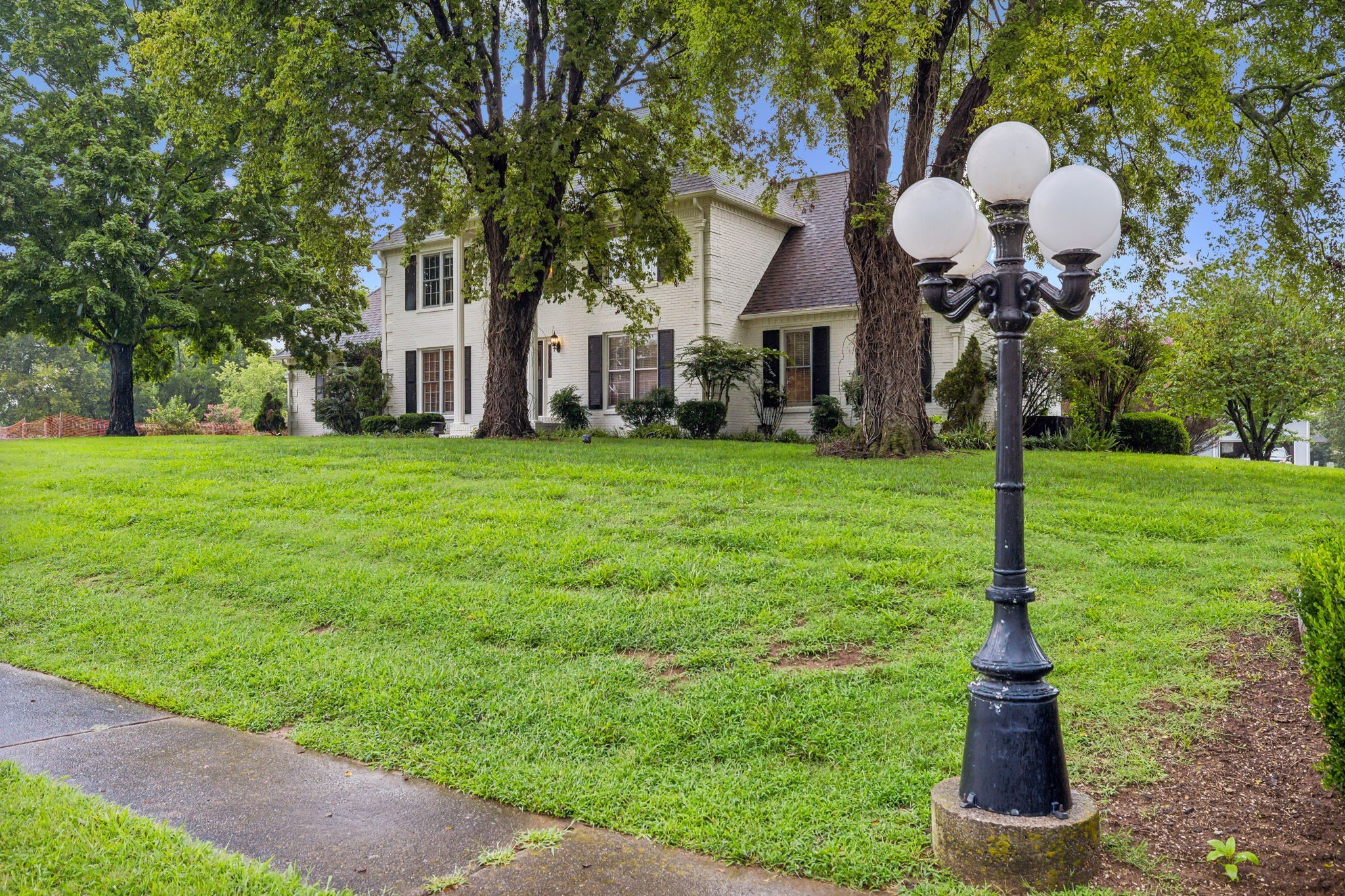 225 Ashawn Blvd