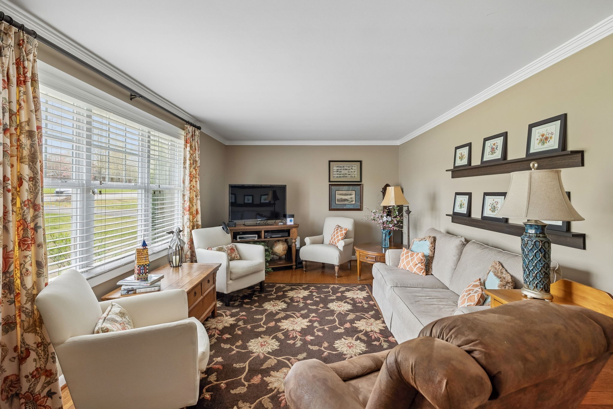 2913 Fernbrook Ln