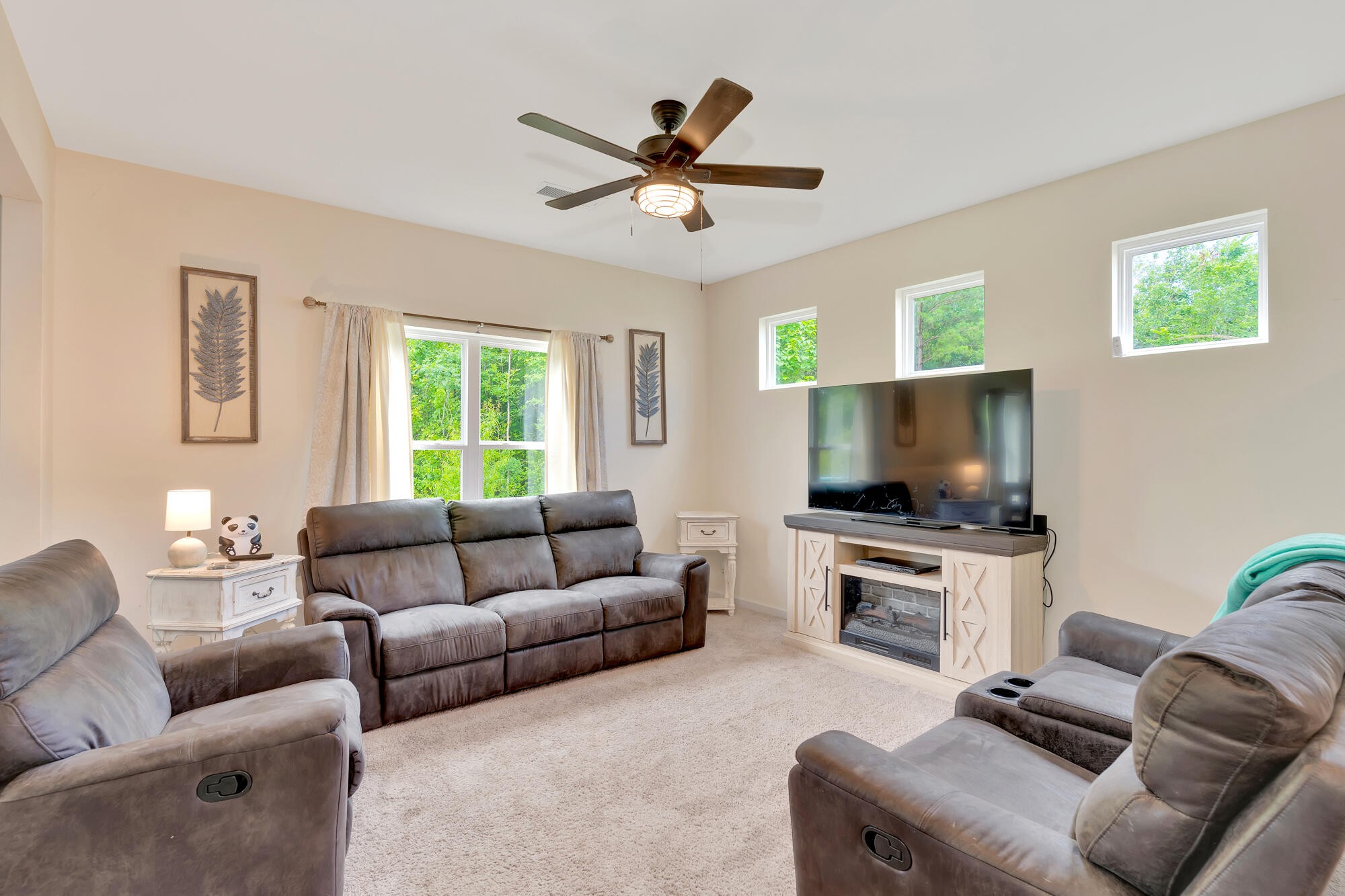 5 Oak Ridge Court NE