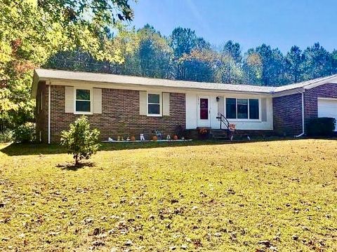 1610 Hilltop Dr Lawrenceburg TN 38464