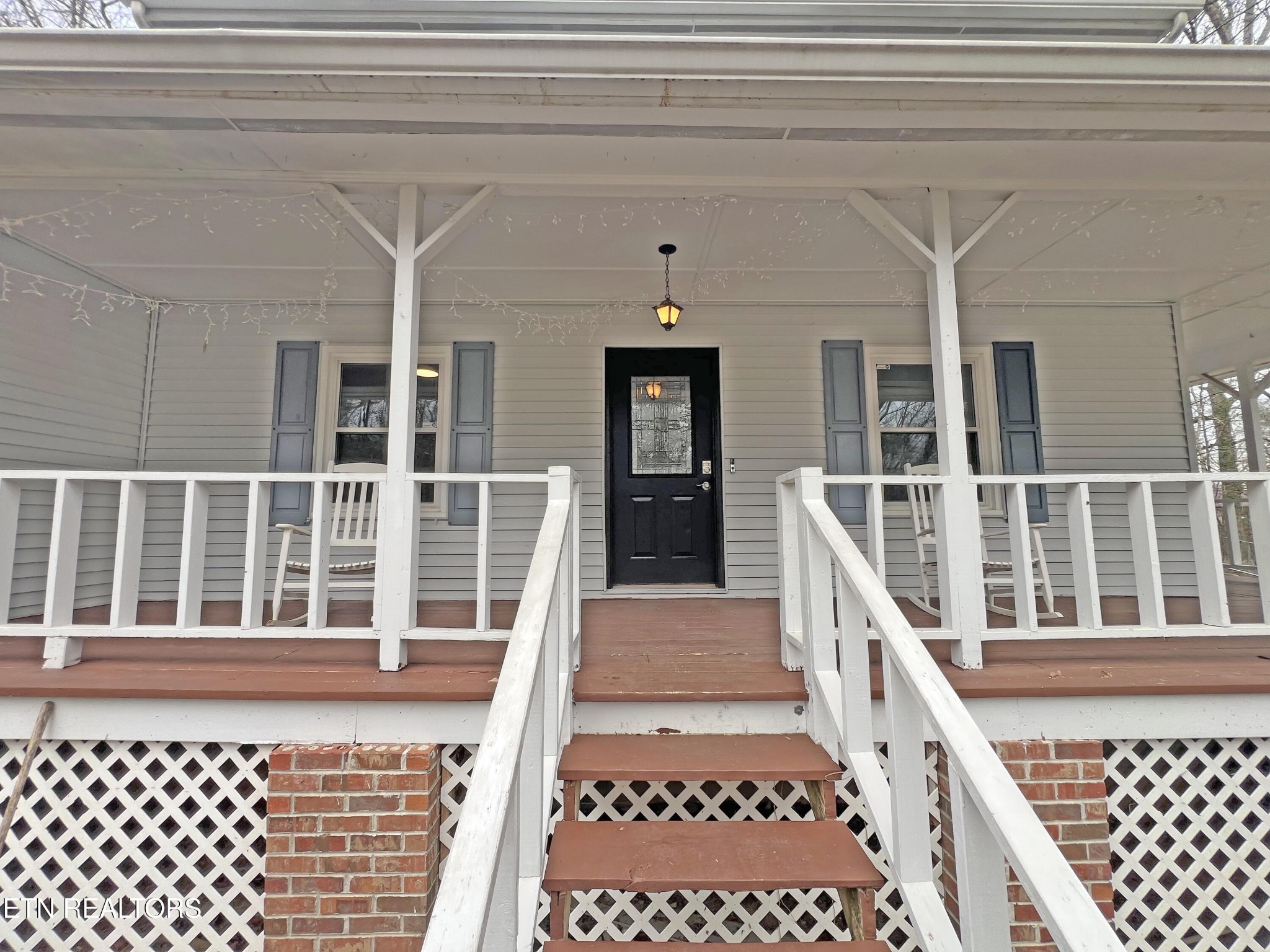 2041 NW Valley Hills Lane