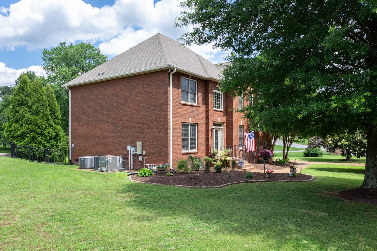 145 N Wynridge Way