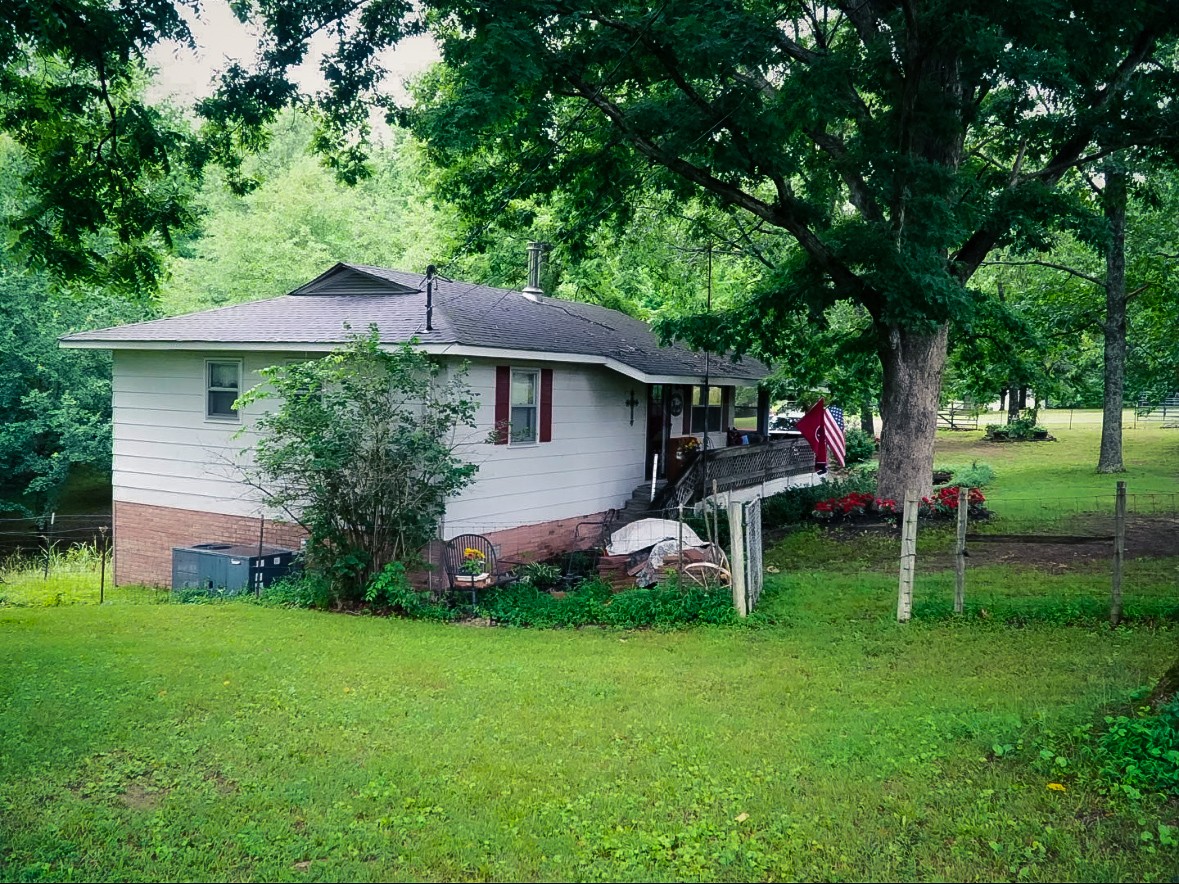 7447 Greer Rd N