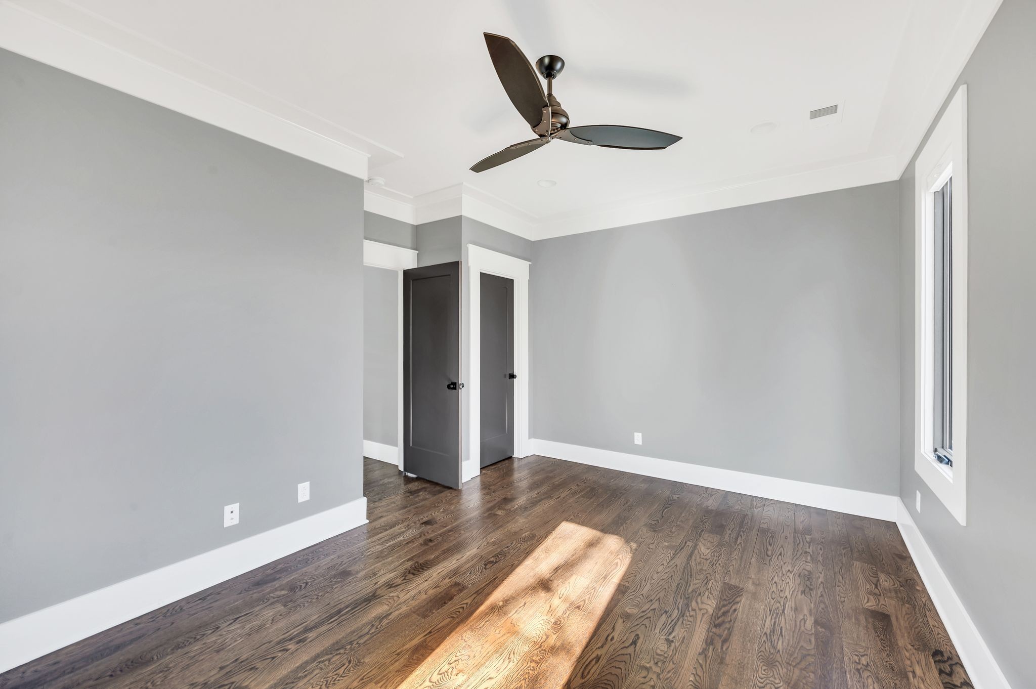 Nashville, Tennessee 37209, United States, 4 Bedrooms Bedrooms, ,3 BathroomsBathrooms,Residential,Active,100295