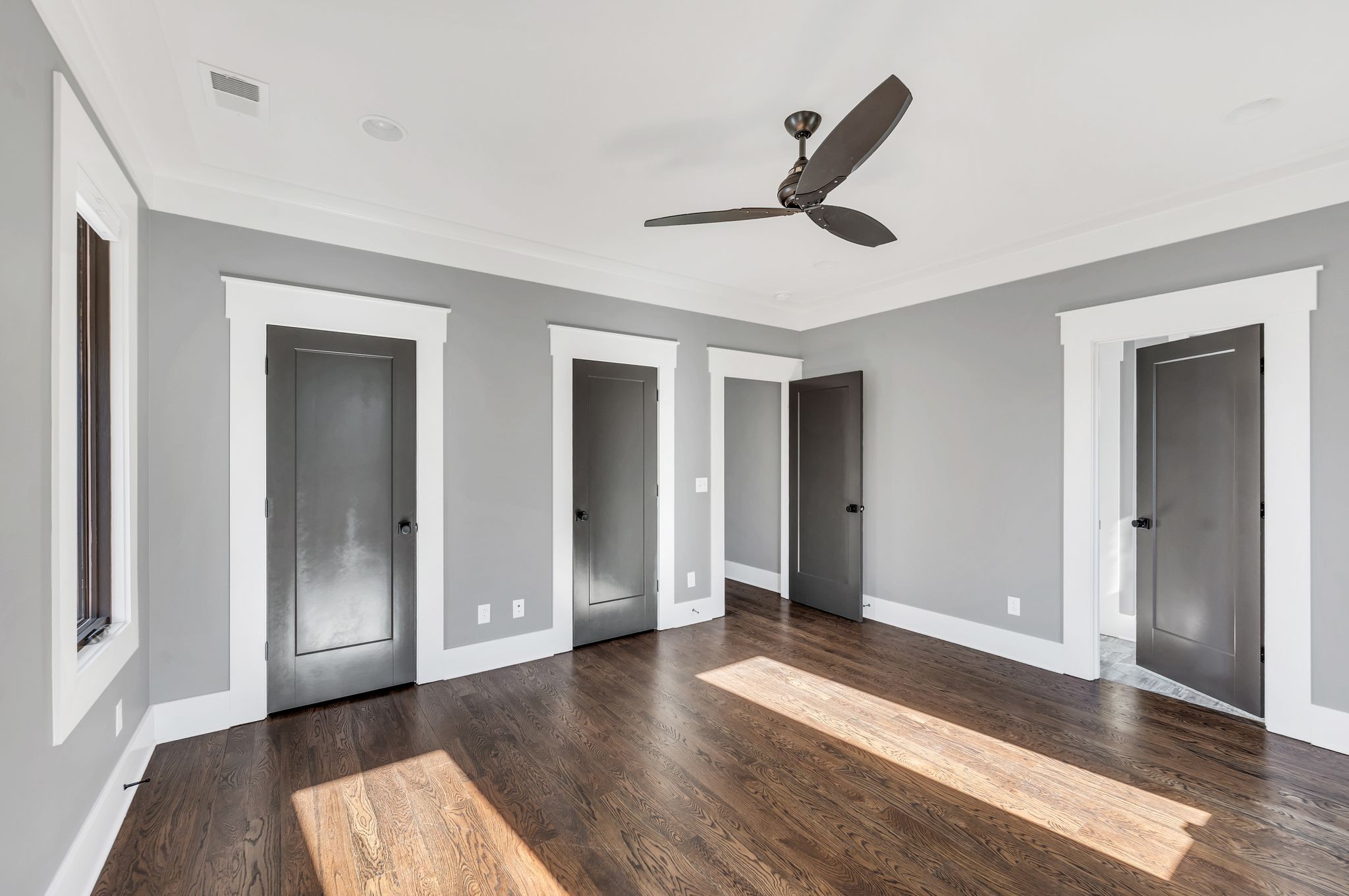 Nashville, Tennessee 37209, United States, 4 Bedrooms Bedrooms, ,3 BathroomsBathrooms,Residential,Active,100295