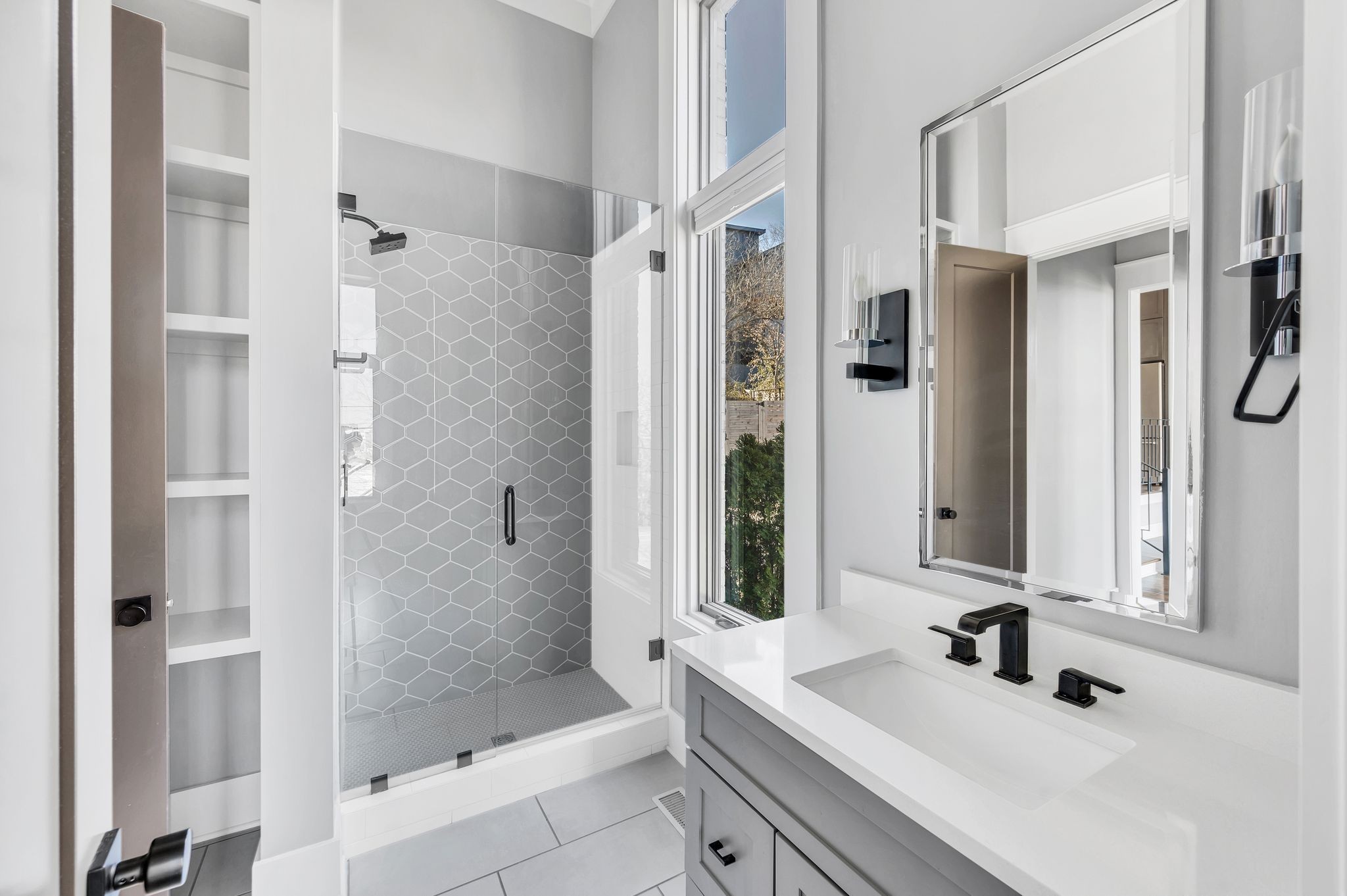 Nashville, Tennessee 37209, United States, 4 Bedrooms Bedrooms, ,3 BathroomsBathrooms,Residential,Active,100295