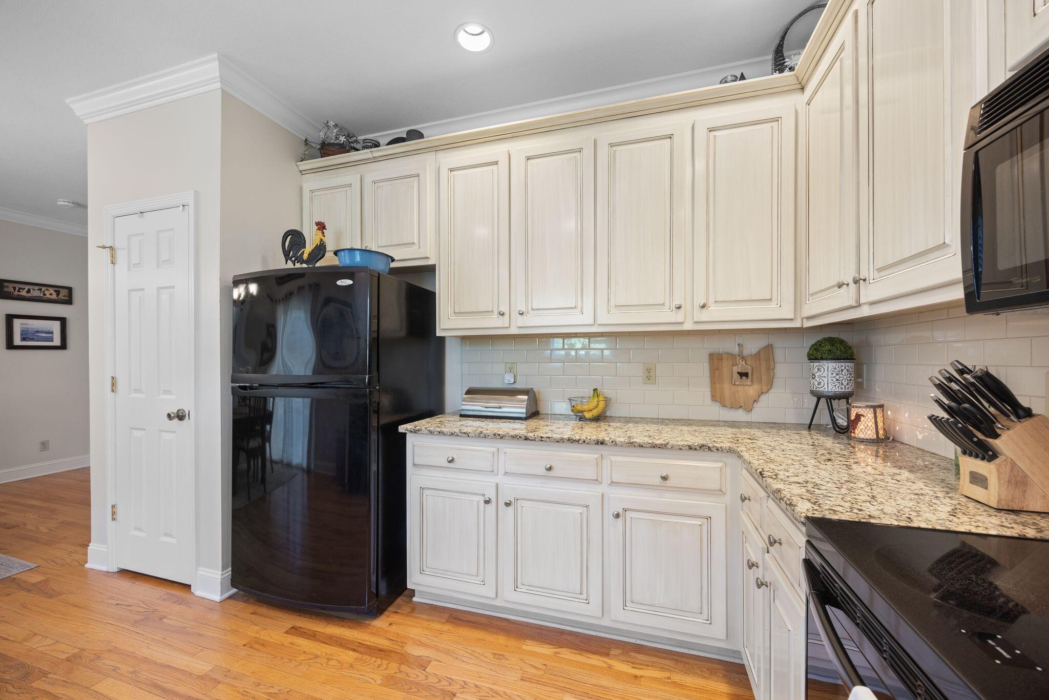 10496 Sovereign Pointe Drive