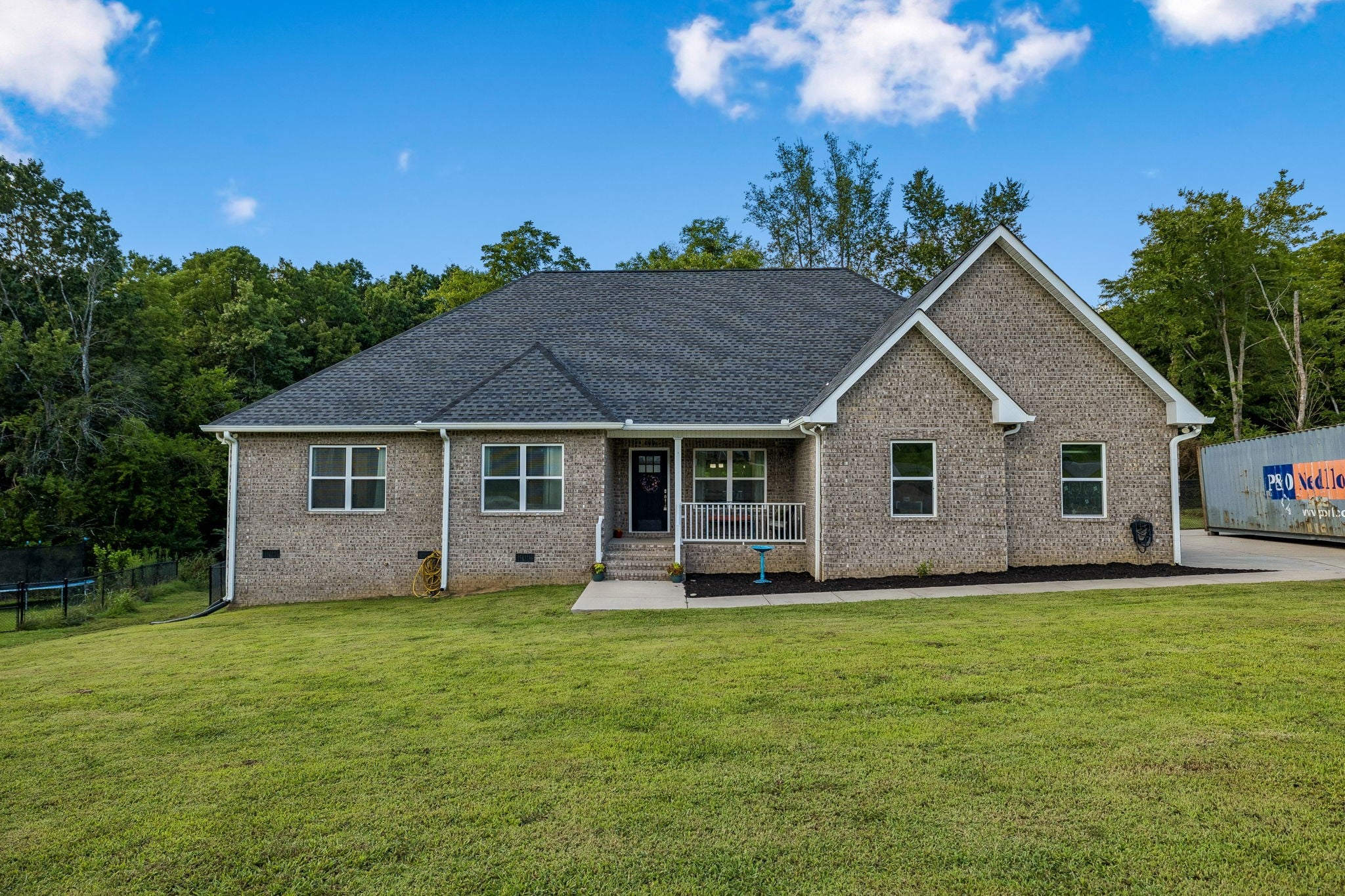 400 Mockingbird Ln