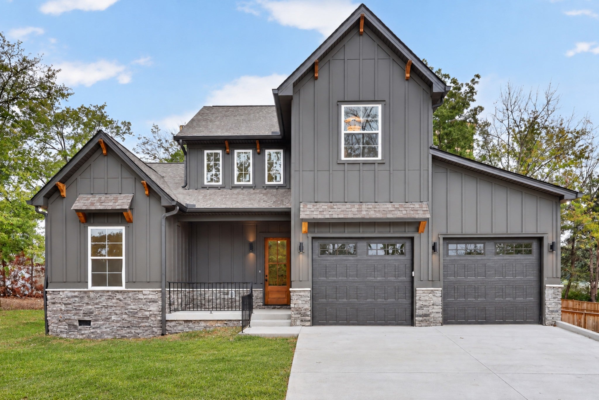 5-bed listing at 1104 S Graycroft Ave, Madison