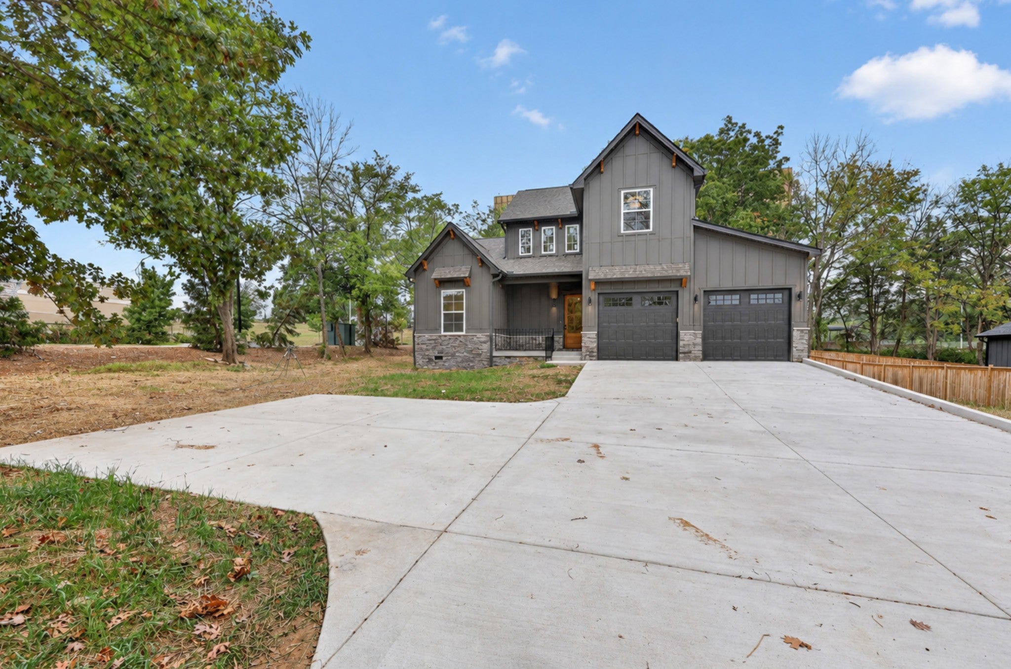1104 S Graycroft Ave