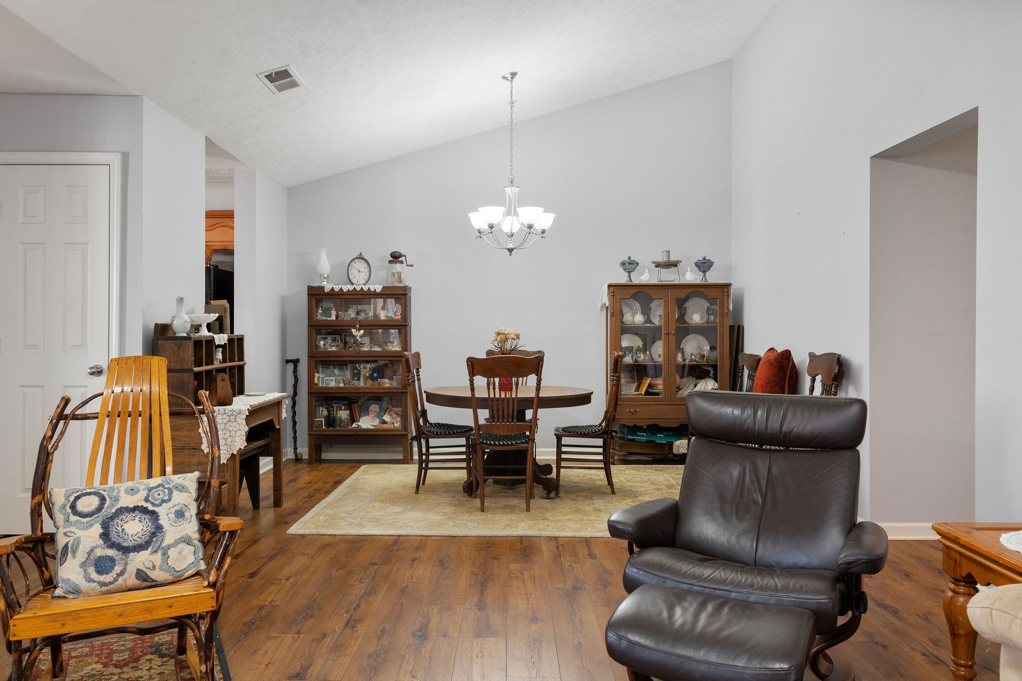 2360 Highway 31 W 104