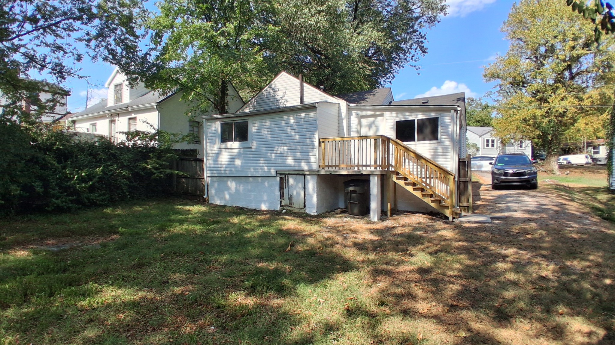 605 Transit Ave