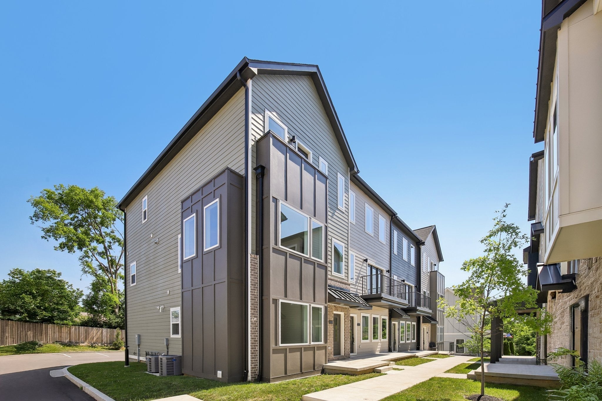 3-bed listing at 6124 Robertson Ave 12, Nashville