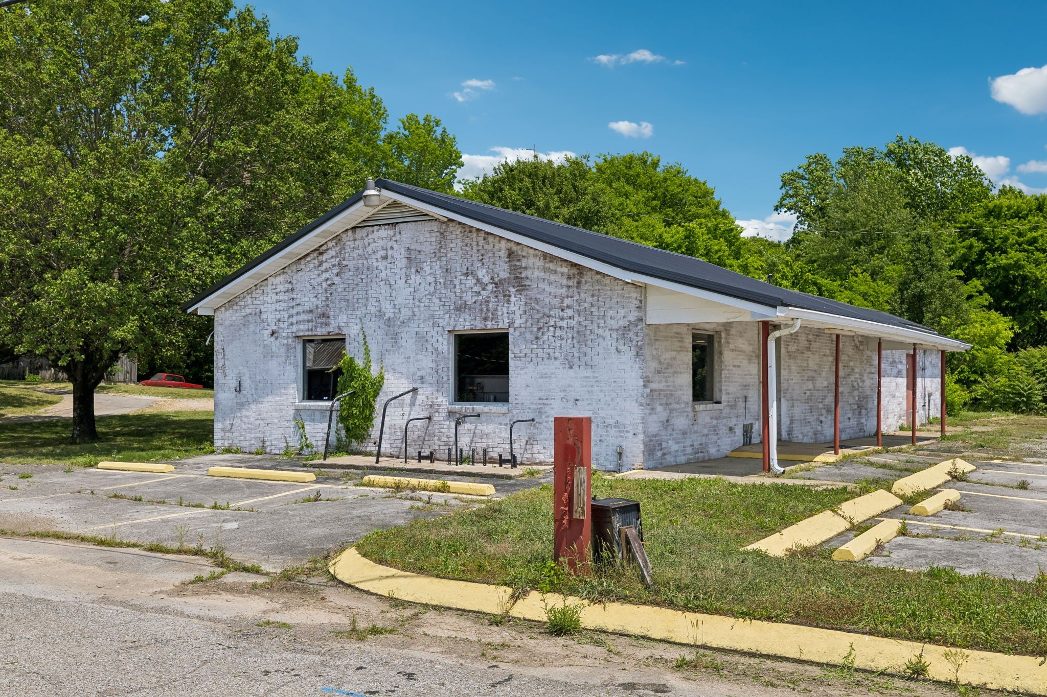 5933 Marion Rd