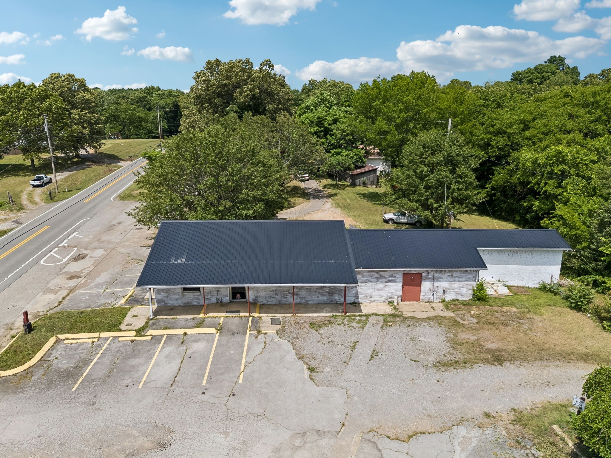 5933 Marion Rd